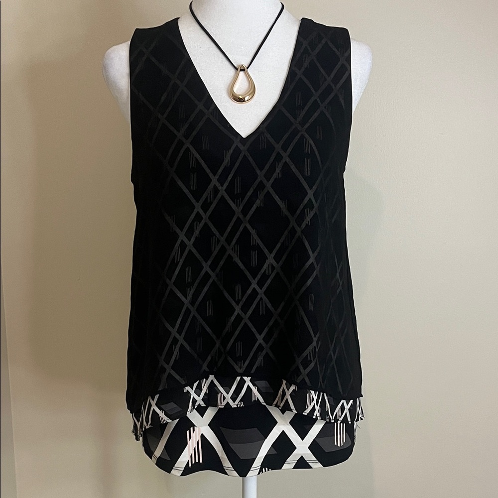 White House Black Market Women’s Geometric Black and White Tank Top Size S